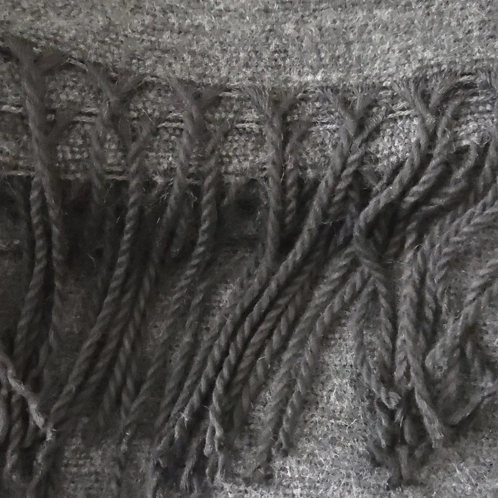Steve Madden Unisex Grey Fringe Scarf 1 SFM, NWT